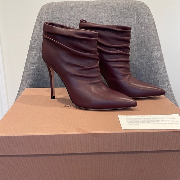 GIANVITO ROSSI Stiletto Bootie - Picture 4 of 8